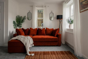Modern 3-Bedroom Home in Ashford Town Centre